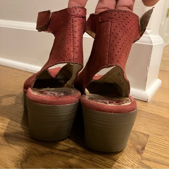 FLY London Red Yala Perforated Peep toe Wedge Shoes - 38 Velcro - Picture 10 of 11